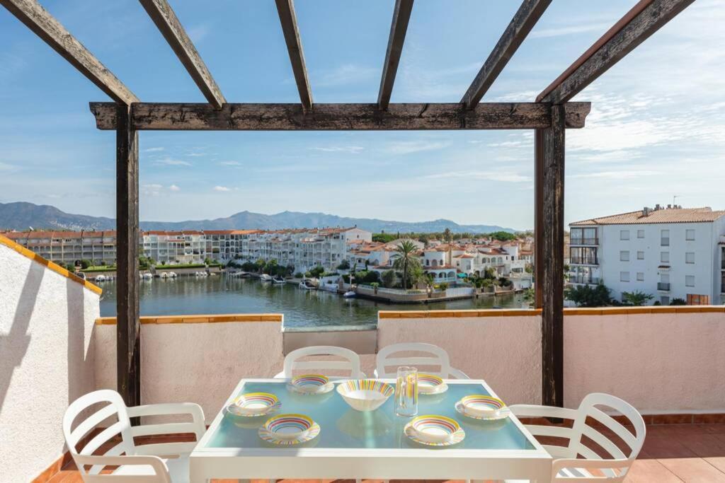 Flateli Empuriabrava Apartment ภายนอก รูปภาพ