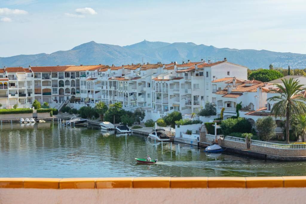 Flateli Empuriabrava Apartment ภายนอก รูปภาพ