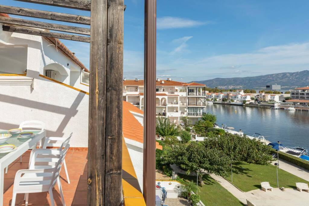 Flateli Empuriabrava Apartment ภายนอก รูปภาพ