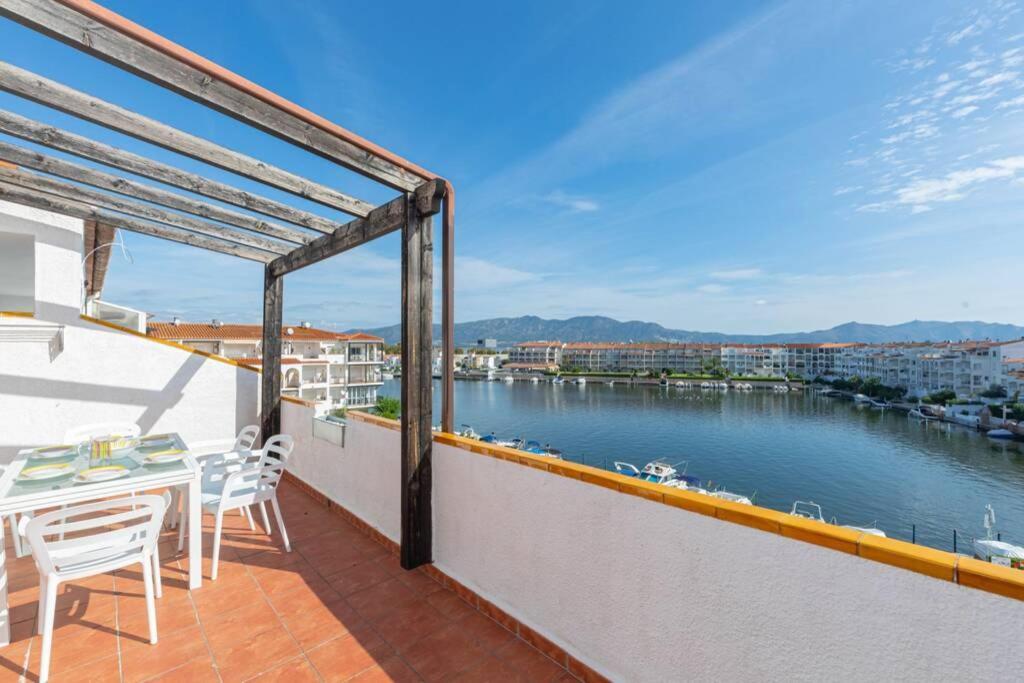Flateli Empuriabrava Apartment ภายนอก รูปภาพ