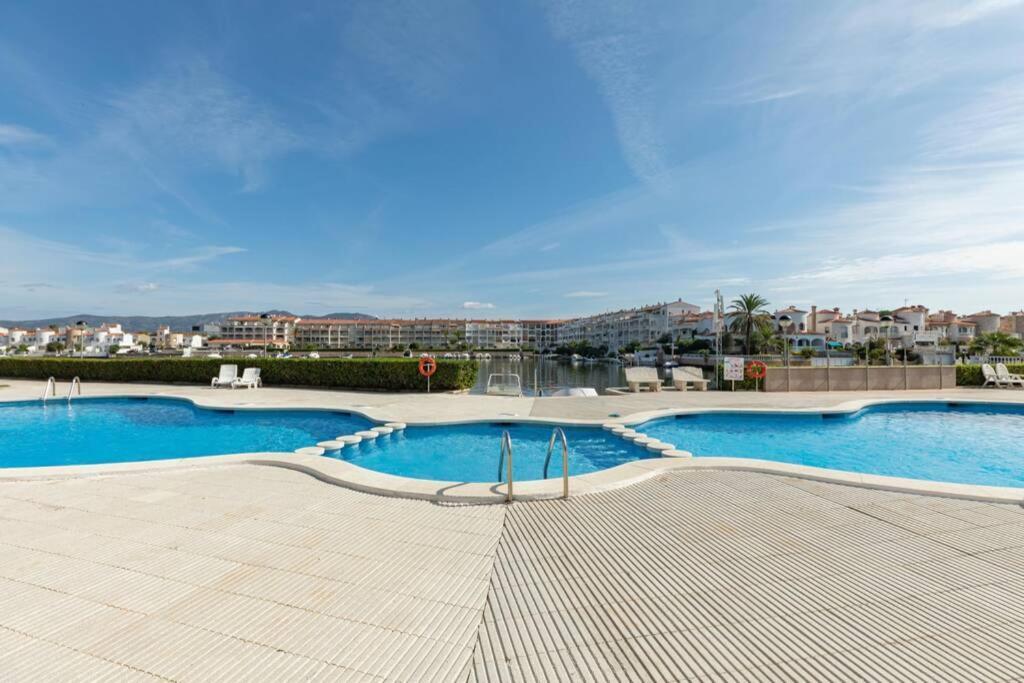 Flateli Empuriabrava Apartment ภายนอก รูปภาพ
